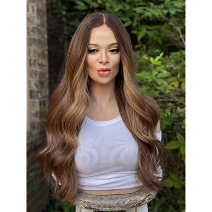 YSABELLA Caramel Brown Balayage Wig, Lace Front, 13x5 Hand-Tied, Sunset Blonde Hi-Lights Human Hair Blend, 20” Beach Waves Layered Hairstyle
