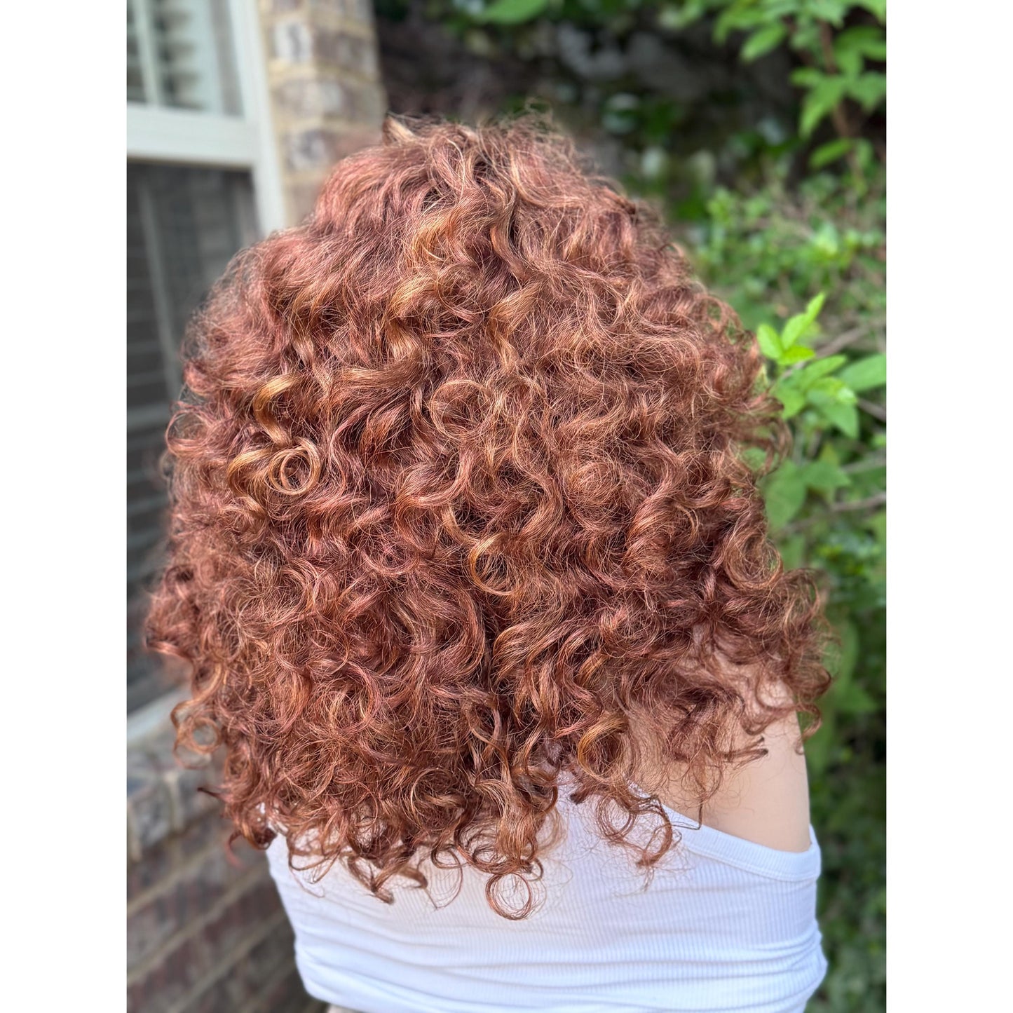 FRANCESCA Cowboy Copper Brown Blonde Highlights Wig, Lightweight Full Cap, Heat Safe Glueless Unit with Curly Bangs