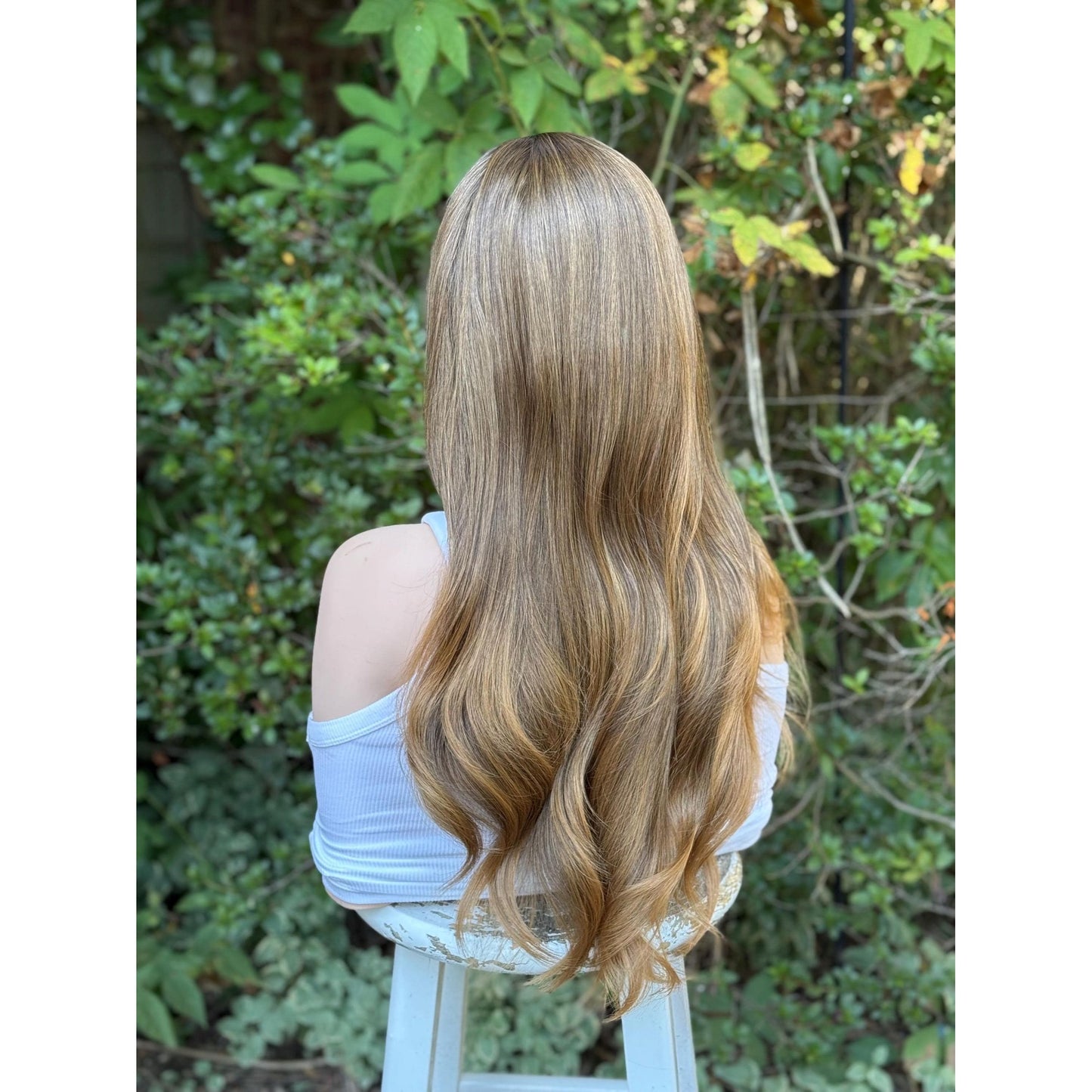 MEADOW Wavy Face Framing Feather Cut Human Hair Blend Wig, Brunette Caramel Brown Honey Blonde Balayage, Lace Front ( 22 Inch )