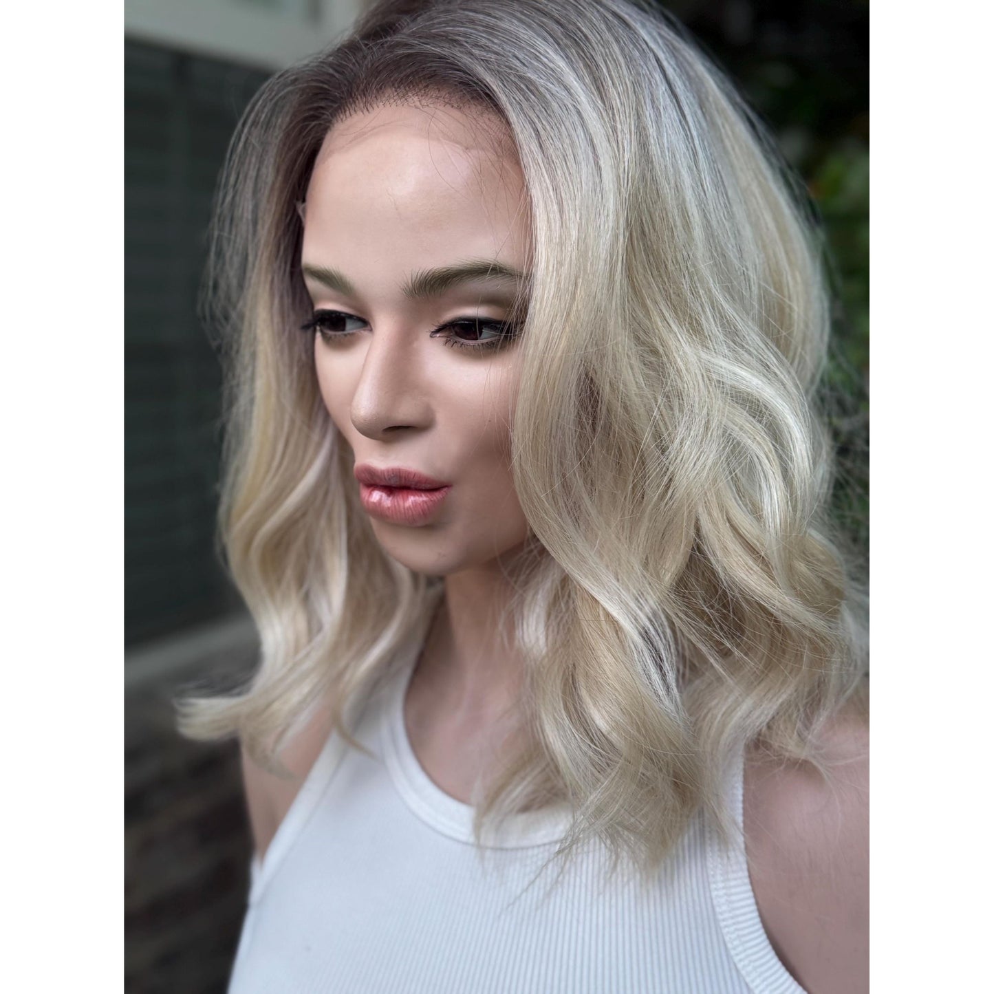 DIXIE Champagne Blonde Bob Wig, 12” Textured Tousled Human Hair Blend Lace Front Wig