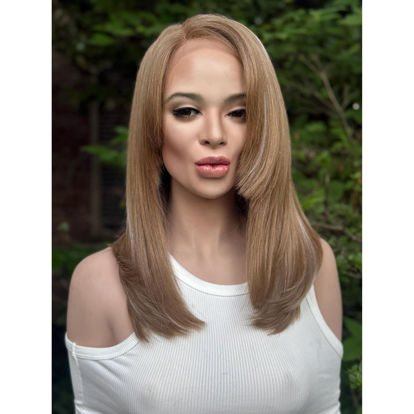 UMA Sandy Blonde Bob Wig | 16" Layered Human Hair Blend, HD Lace Front (Free Part)