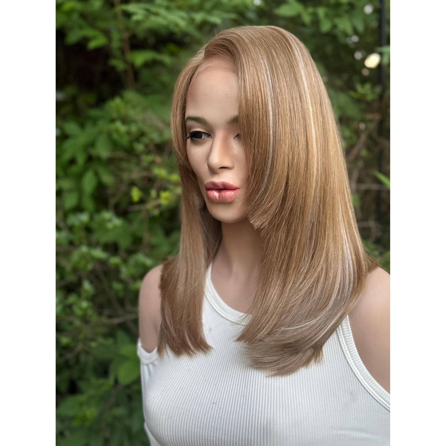 UMA Sandy Blonde Bob Wig | 16" Layered Human Hair Blend, HD Lace Front (Free Part)