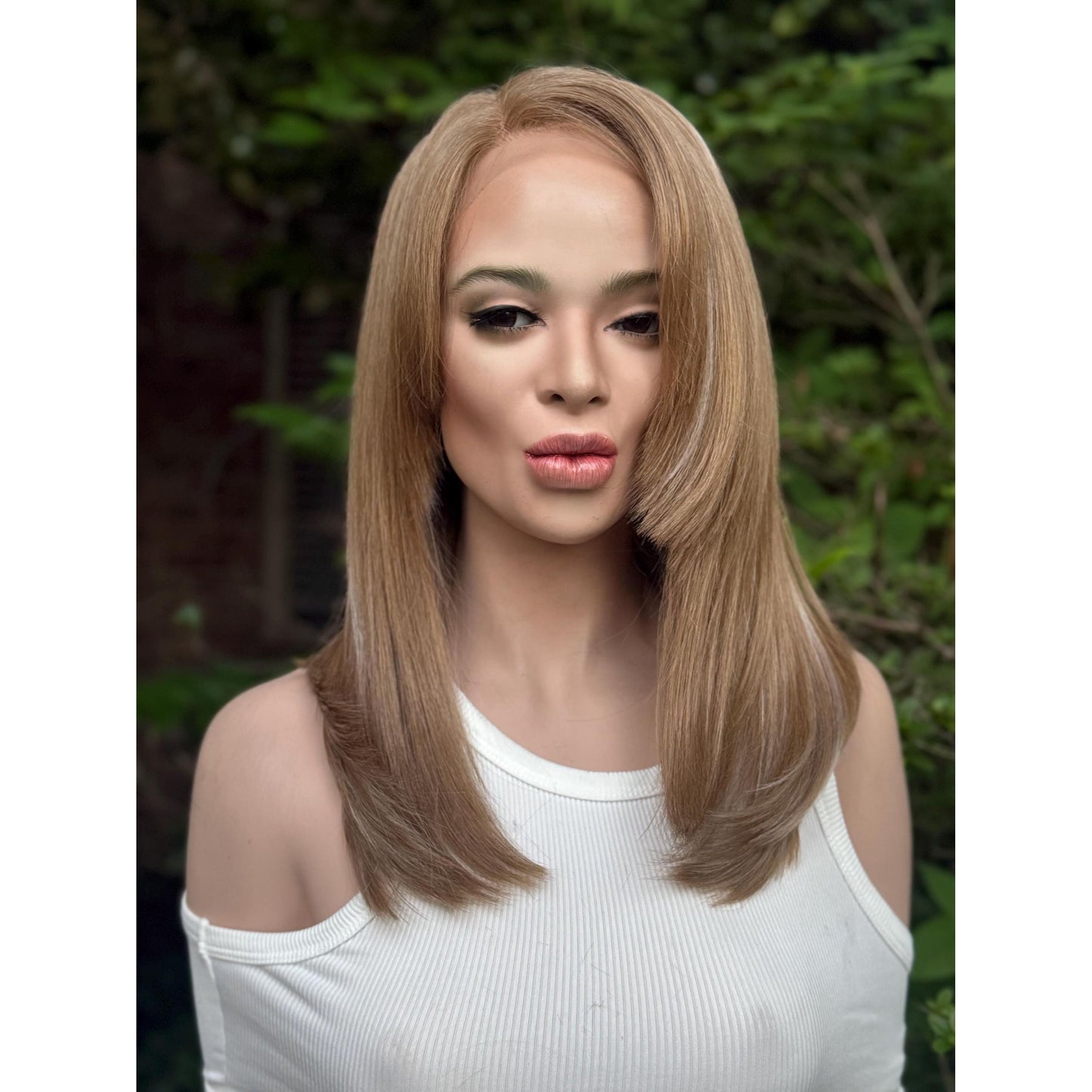 UMA Sandy Blonde Bob Wig | 16" Layered Human Hair Blend, HD Lace Front (Free Part)